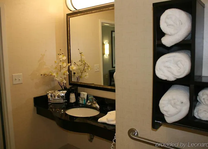 Hampton & Chicago Southland-matteson 3*